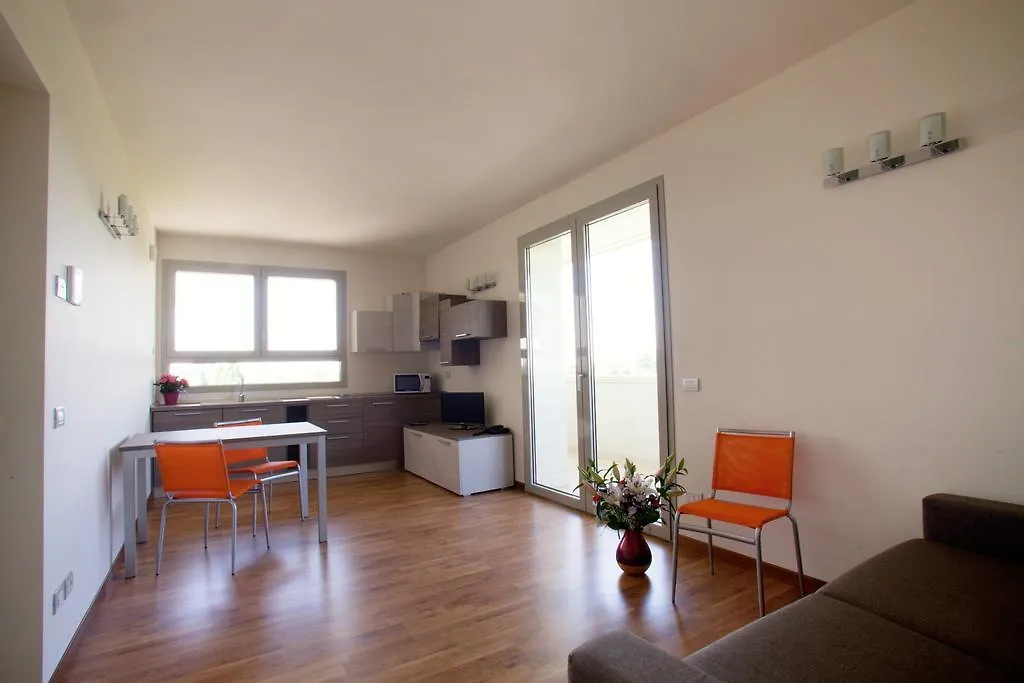 מלון דירות צ'רנוסקו סול נוויליו Residence Le Querce